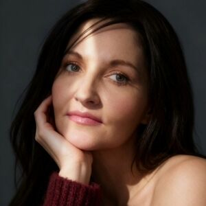 Meet your Posher, Deidra.  Ive Got 2 Beautiful Teenage Daughters. One Is 17&25.